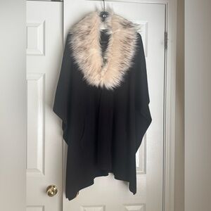 NWT Love Token Karen Removable Faux Fur Collar Poncho Black size XS/S